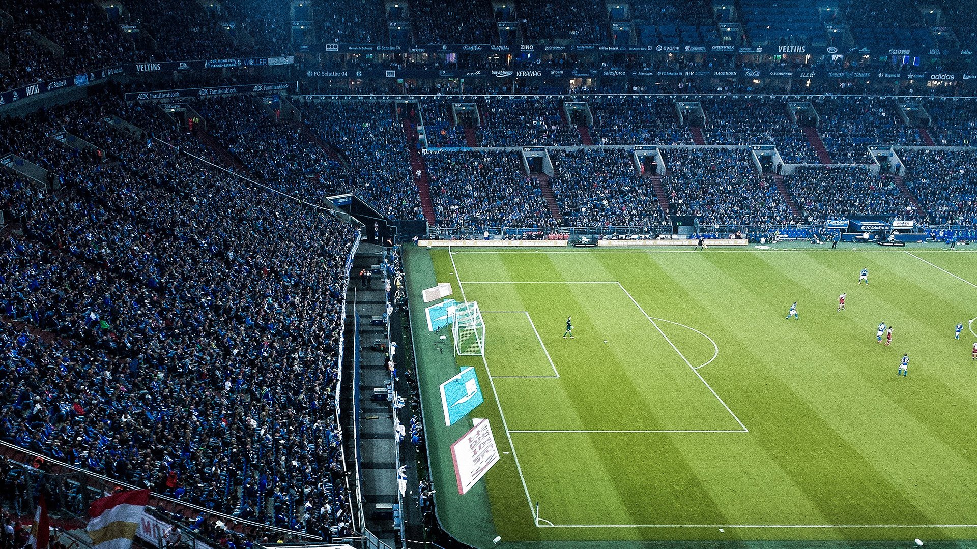 赛道掉落的碎片引发安全警报,赛道掉落的碎片引发安全警报怎么解决